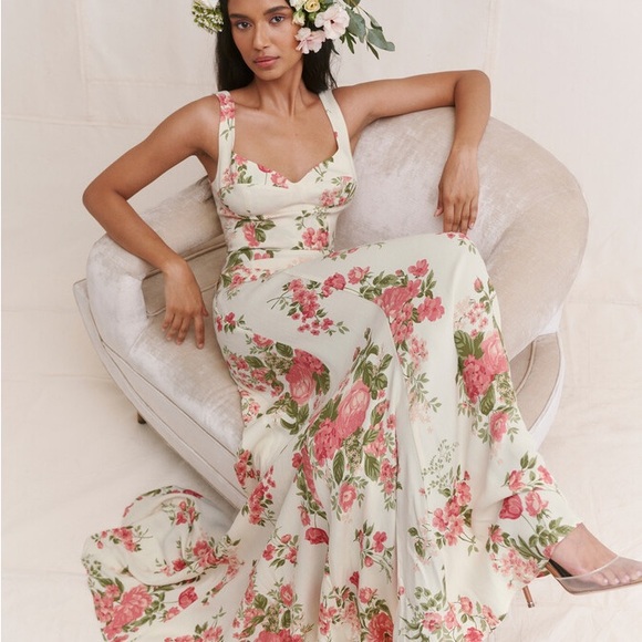 Reformation Dresses & Skirts - 1HR SALE ⚡Reformation Lecce Dress (Corsage)